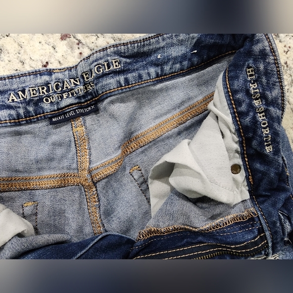 American Eagle women's Denim Shorts Size 12 - Picture 2 of 4